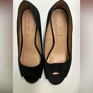 In Every Story women’s wedges. Size 12 Wide